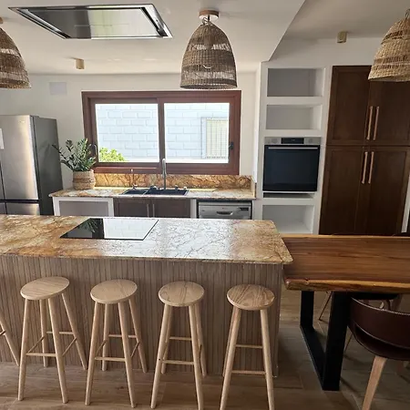 Corona Beach Villa *