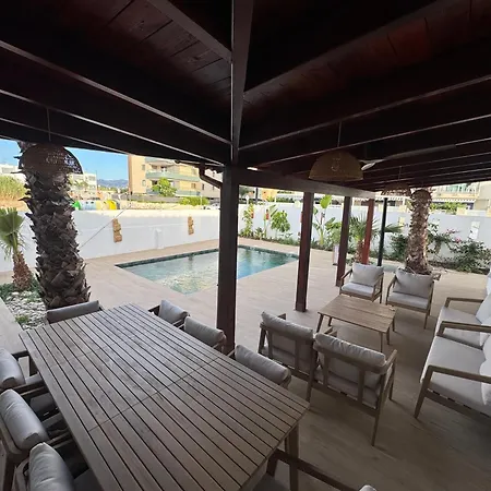 Corona Beach Daimus