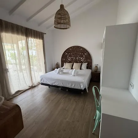 فيلة Corona Beach
