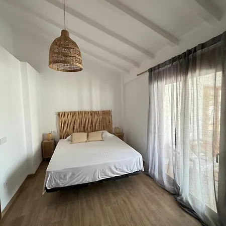 Corona Beach فيلة